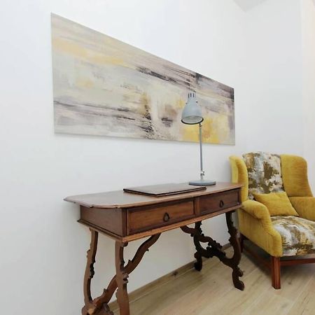 Aventino Contemporary Apartment Rome Bagian luar foto