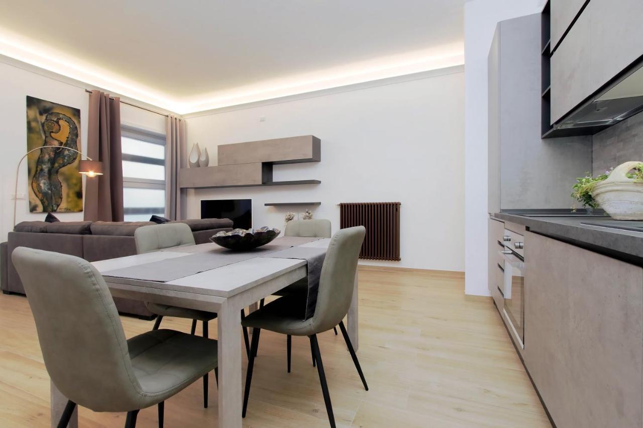 Aventino Contemporary Apartment Rome Bagian luar foto