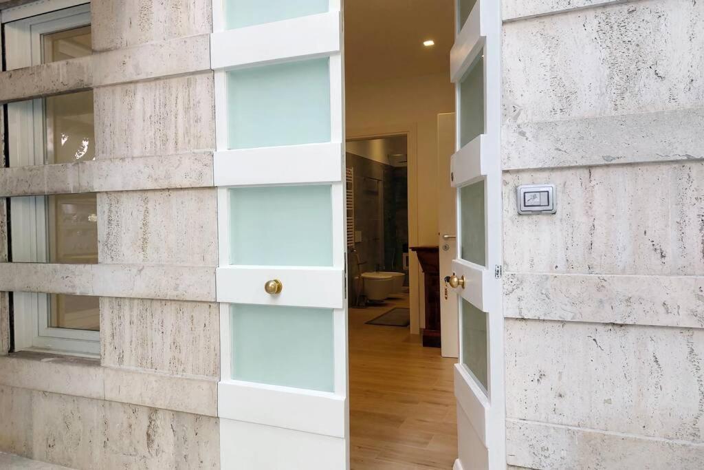 Aventino Contemporary Apartment Rome Bagian luar foto