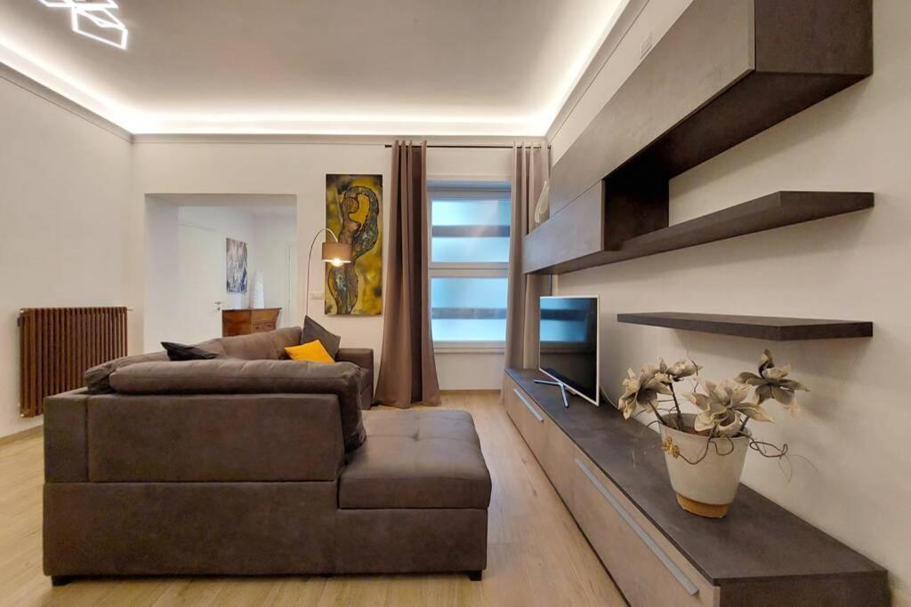 Aventino Contemporary Apartment Rome Bagian luar foto