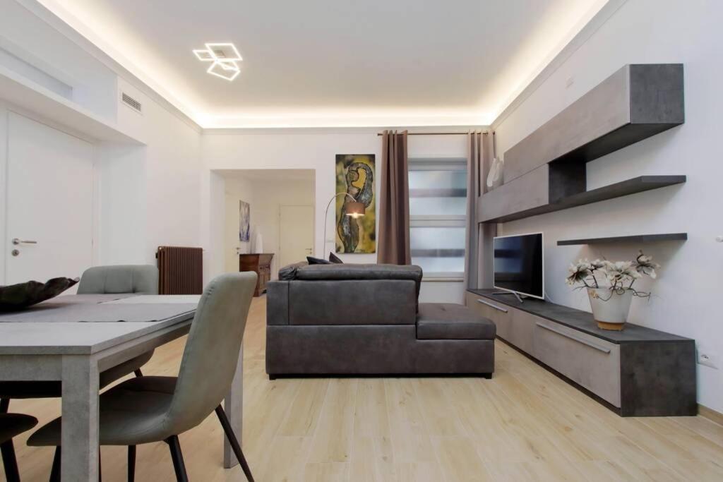 Aventino Contemporary Apartment Rome Bagian luar foto