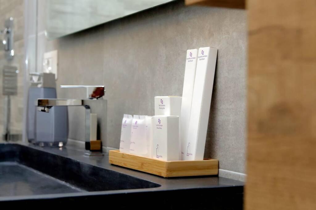 Aventino Contemporary Apartment Rome Bagian luar foto