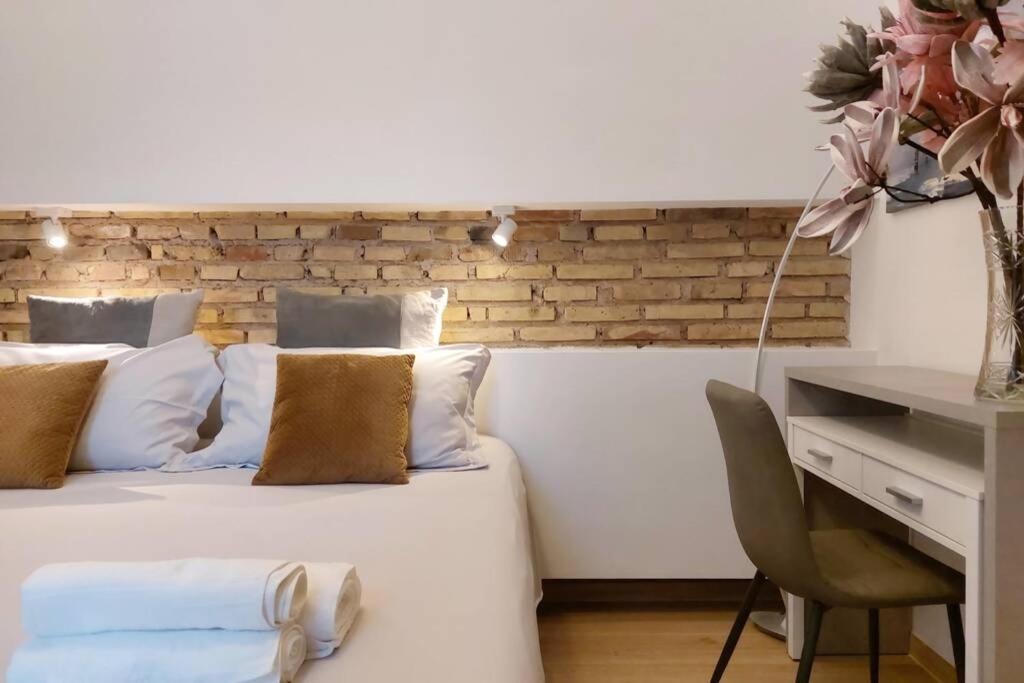 Aventino Contemporary Apartment Rome Bagian luar foto