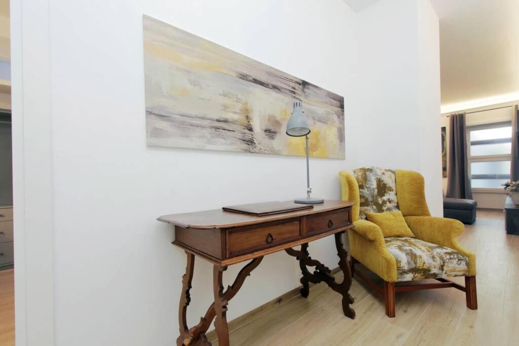 Aventino Contemporary Apartment Rome Bagian luar foto