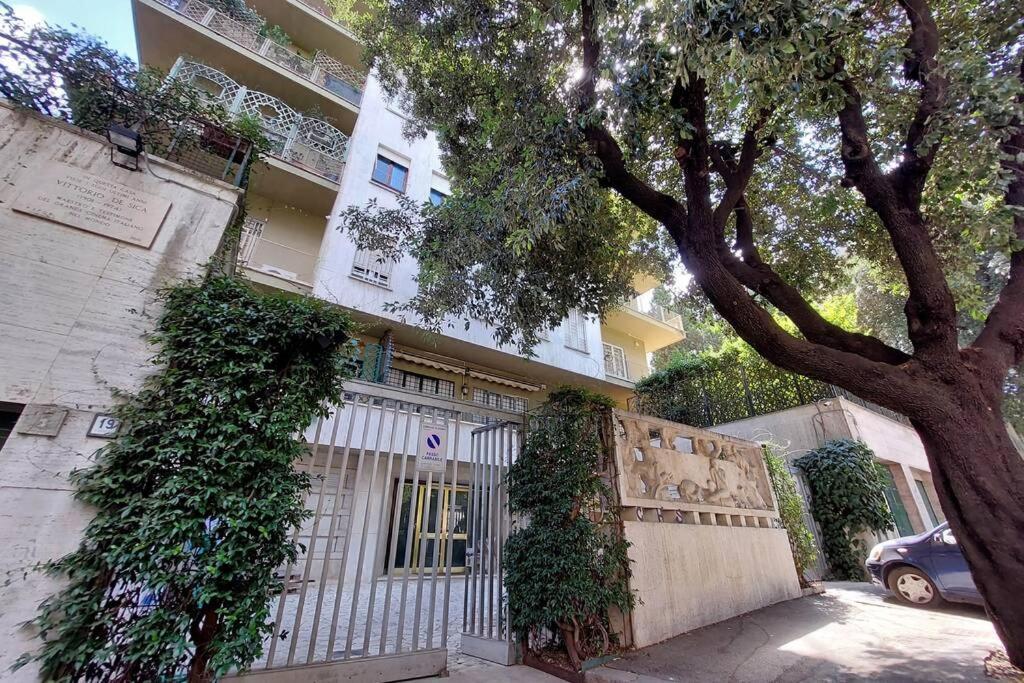 Aventino Contemporary Apartment Rome Bagian luar foto