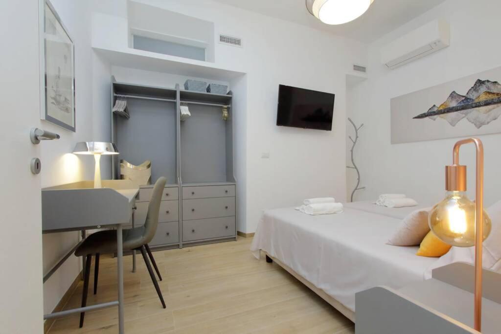 Aventino Contemporary Apartment Rome Bagian luar foto